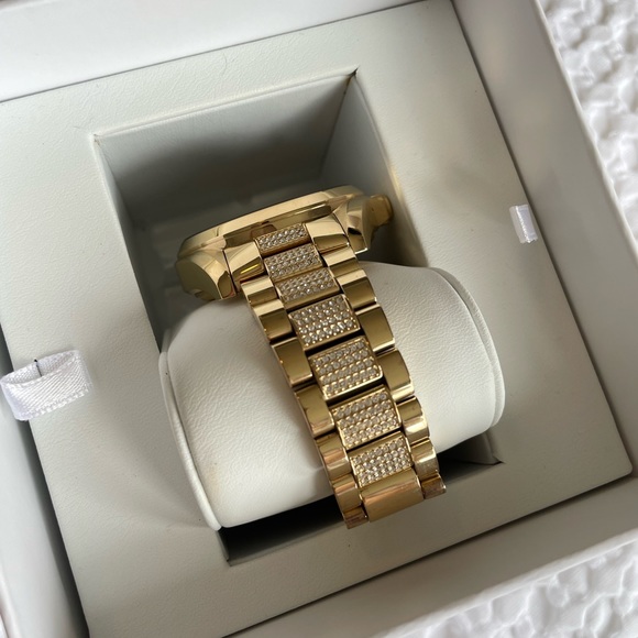 Michael Kors Smart Watch - Picture 4 of 8